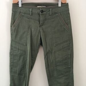 Jolt army green low rise capri pants | Size 1